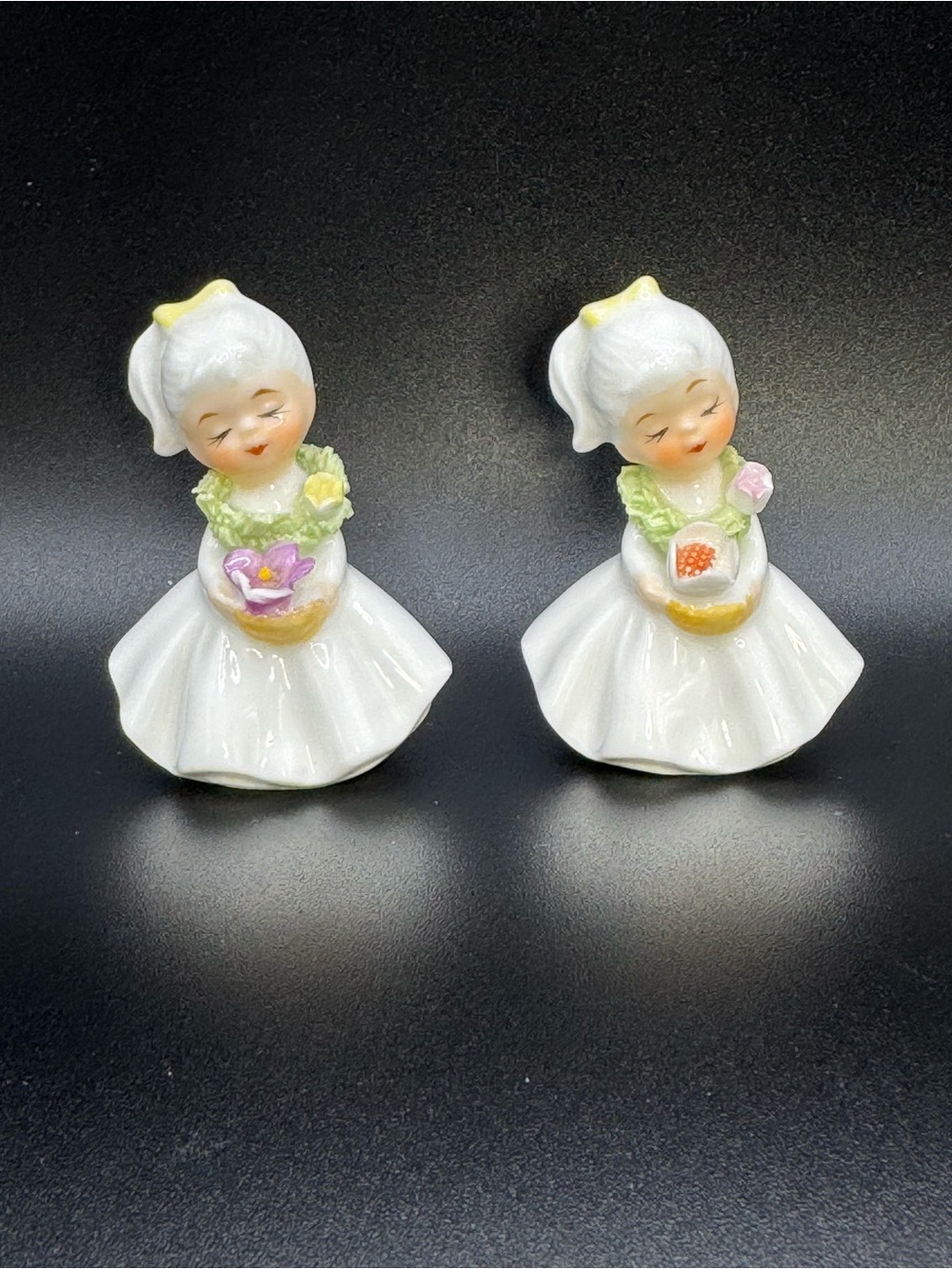 Vintage Set of 2 Mini Porcelain Flower Lei Girl Figurines – Taiwan 1960s/70s